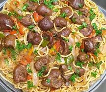 Spaghettis rouge aux rognon et omelette
