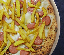 Pizza patatine e wustel