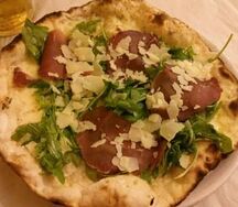 Pizza bresaola