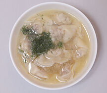 Пельмени с бульоном