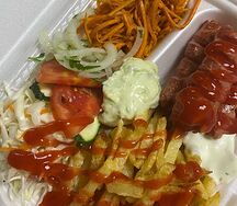 Хот-дог в тарелке