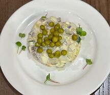 Оливье с отварной говядиной