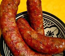 1 saucisse de porc grillée
