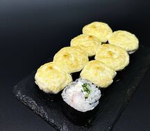Запеченный ролл с креветкой