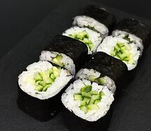 Мини-роллы с огурцом