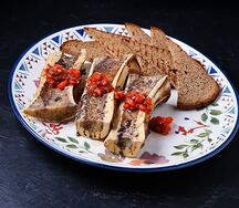 Мозговые косточки с сальсой
