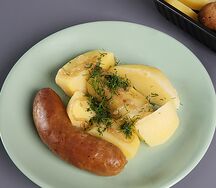 Купаты с отварным картофелем