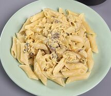 Паста с курицей и грибами