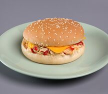 Бургер с рваной курицей