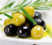 Греческие маслины и оливки