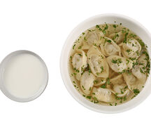 Пельмени с бульоном