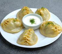 Манты с джусаем и яйцом