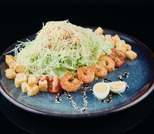 Салат Цезарь с креветками