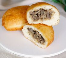 Жареный пирожок с ливером