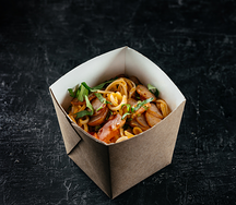 Лапша в томатным соусом