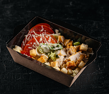 Салат Цезарь с курицей на гриле