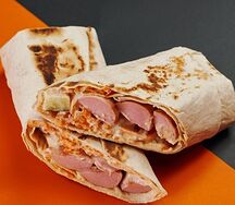 Хот-дог в лаваше с двумя сосисками