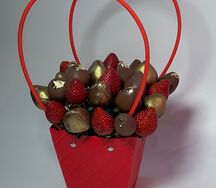 Клубника в корзинке  M