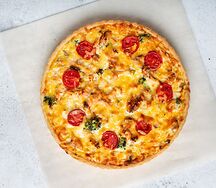 Лосось с брокколи и помидорками, норвежский киш средний