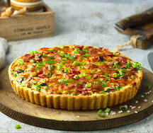 С копчеными колбасками, оливками и картошечкой, средний
