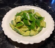 A7 Битые огурцы с чесночным соусом