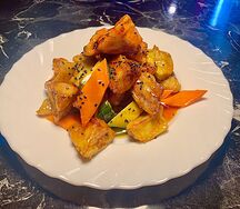 B21 Баклажаны в кляре, жаренные в кисло-сладком соусе