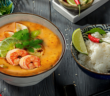 Том ям с морепродуктами