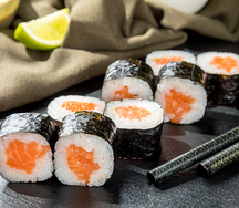 Ролл Маки лосось