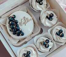 Набор бенто-торт с капкейками 8 марта