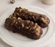 Эклер Орехово-карамельный