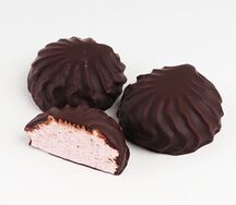 Клубничный зефир в шоколаде