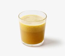 Свежевыжатый яблочный сок