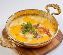 Запечённый чеддер с говядиной