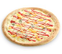 Пицца с брусникой и курицей классическая 30 см