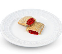 Пирожок с лесными ягодами