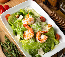 Салат Цезарь с креветками