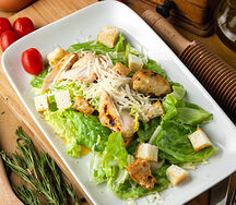 Салат Цезарь с курицей