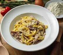 Паста с курицей и грибами