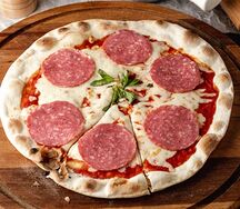 Детская пицца Маргарита с салями