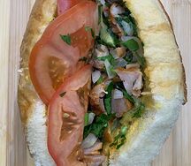 Шаурма в хлебе с курицей