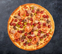 Пицца с охотничьими колбасками