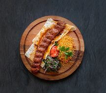 Мини урфа-кебаб с гарниром