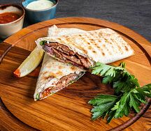 Мини-ролл из курицы в лаваше