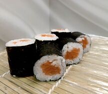 Маки Лосось