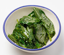 Шпинат, оливковое масло, лимон
