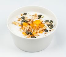 Рисовая каша с манго и персиками	