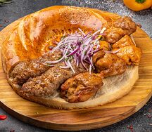 Шашлык в хлебе из курицы с люля