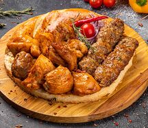 Шашлык в хлебе из курицы ассорти