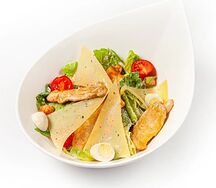 Салат Цезарь с курицей