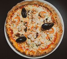 Пицца с дарами моря